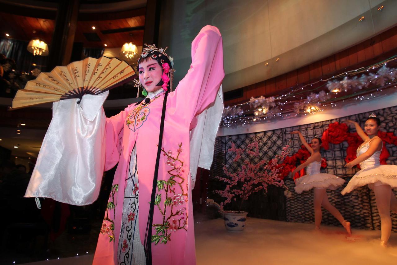 China Community Culture & Art Hotel Csingtao Kültér fotó